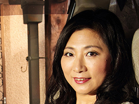 おば様のカーセックス　サンプル画像03